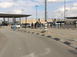 الاحتلال يغلق حاجز قلنديا العسكري شمال القدس